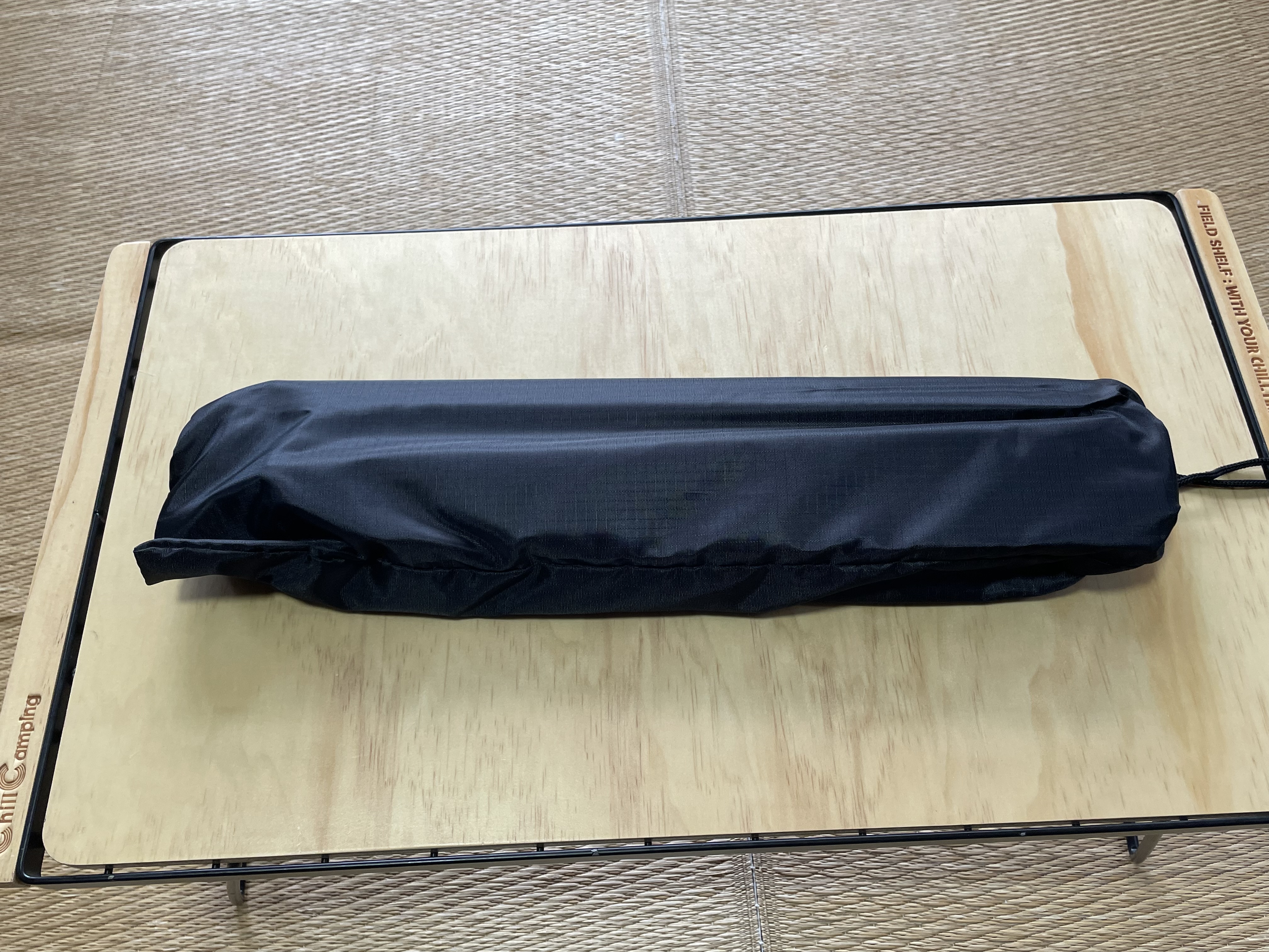 ダイソーのハンギングラック本体のみを純正収納袋にスッキリ収納した状態