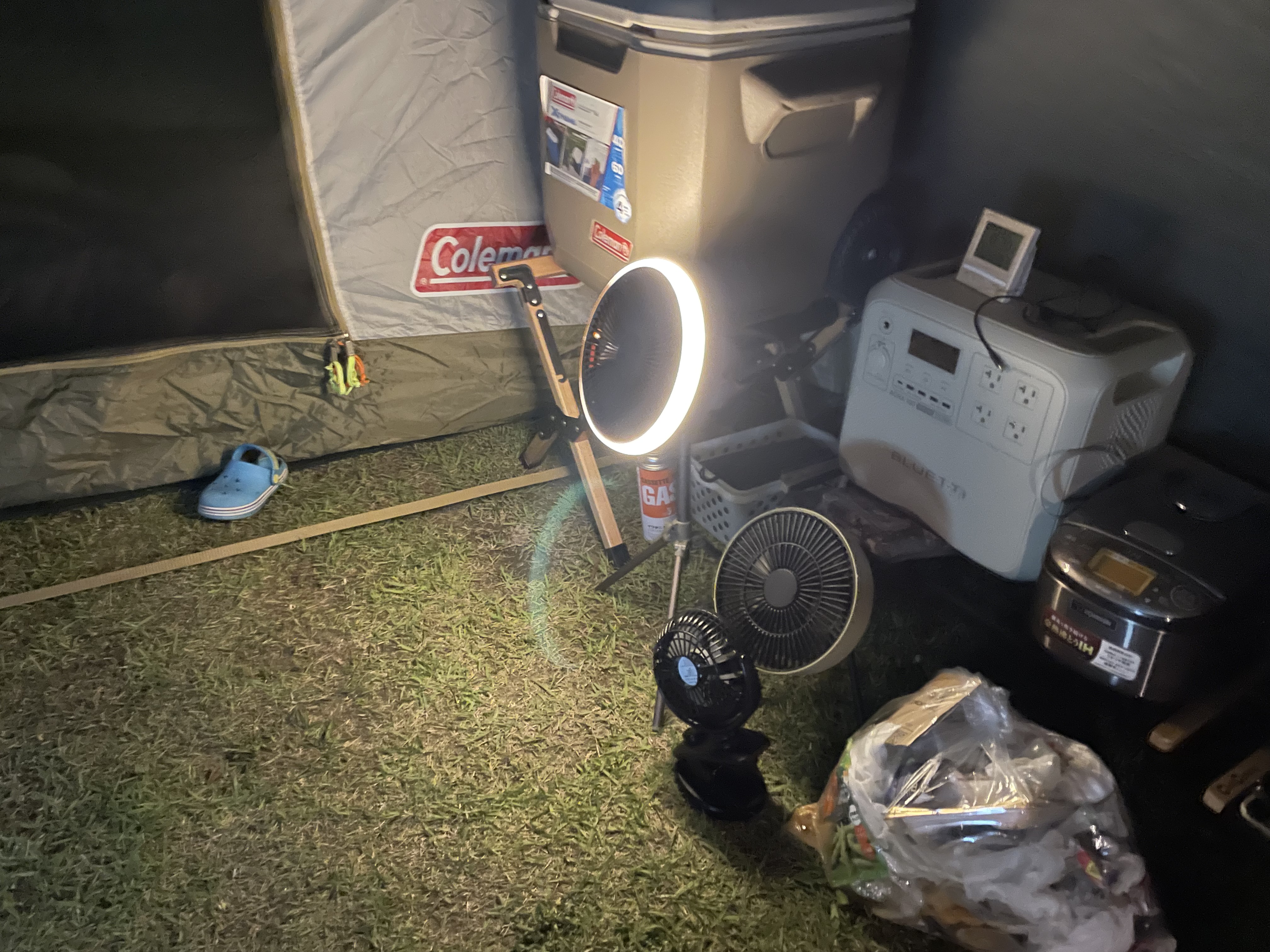 LEDライトとして使えるHAGOOGI扇風機