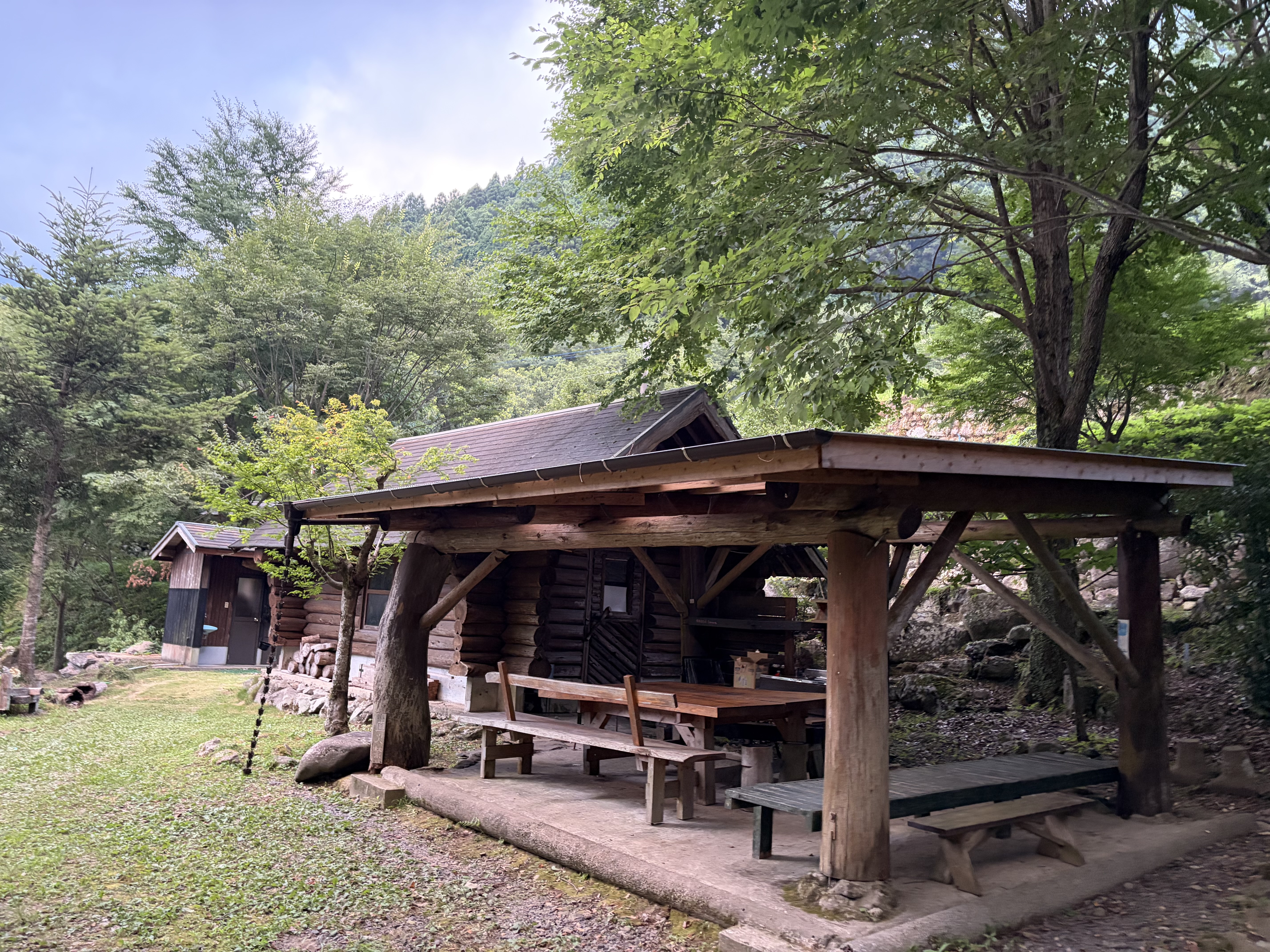 黒木さわがにキャンプ場のバンガロー3号棟