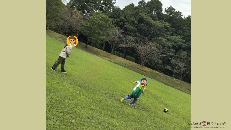 野岳湖公園でみんなでサッカー