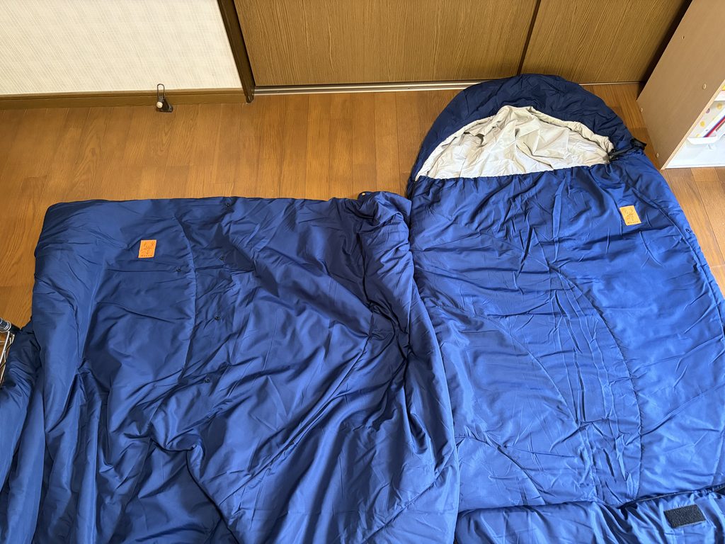 Nuuca Sleep Maxの寝袋本体とブランケットを分けた画像