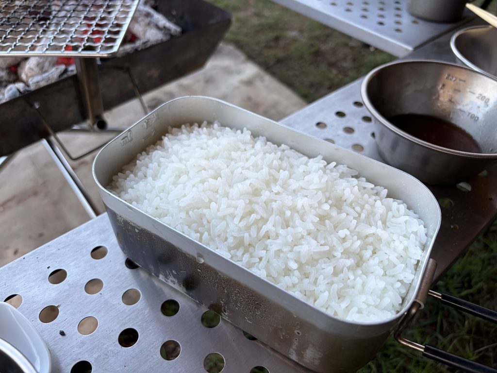リベンジに成功したメスティン飯盒の写真